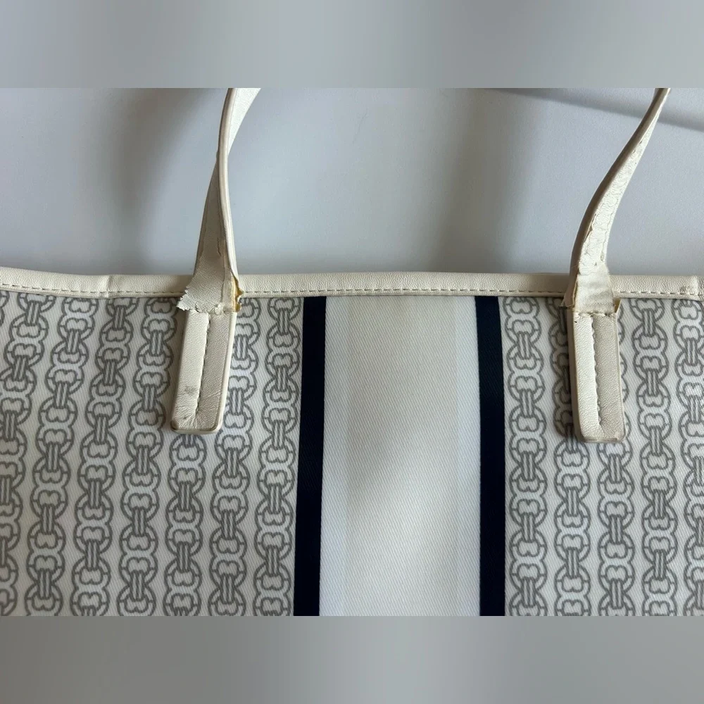 Well Loved Tory Burch Gemini Link 2-Way Bag